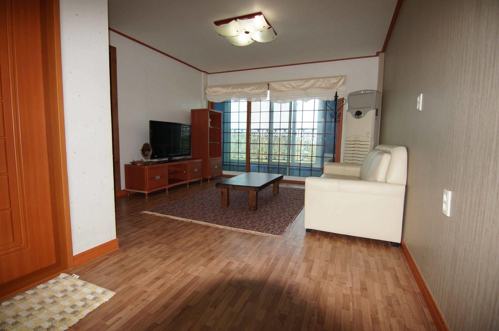 Yerae Pension Seogwipo Exterior foto